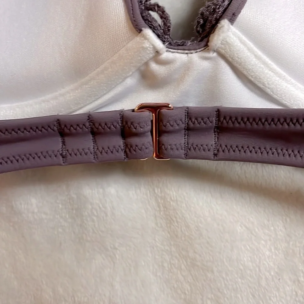 Shade & Shore Crochet Plum Bikini Halter Top Size 34C - Picture 4 of 7